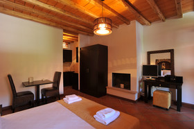 Varos Village Hotel & Residences