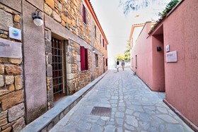 Varos Village Hotel & Residences