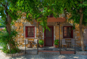 Varos Village Hotel & Residences