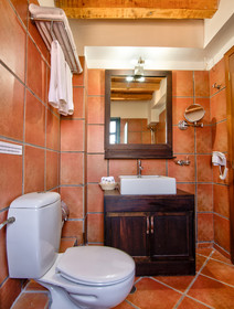 Varos Village Hotel & Residences