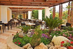 Crithoni's Paradise Hotel