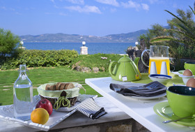 Aeolis Apartements & Studios
