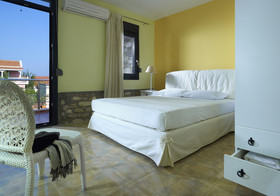 Aeolis Apartements & Studios