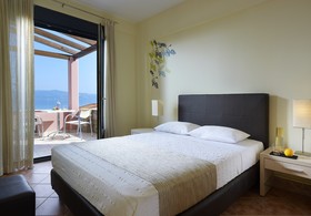 Aeolis Apartements & Studios