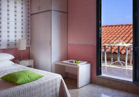 Aeolis Apartements & Studios