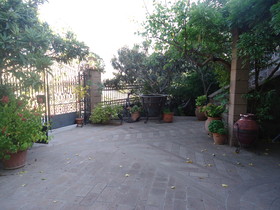 Villa Iris Hotel