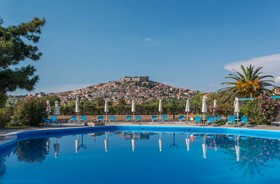 Delfinia Hotel & Bungalows