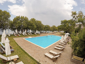 Olive Press Hotel & Apartments