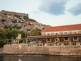 Olive Press Hotel & Apartments