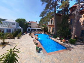 Loriet Hotel
