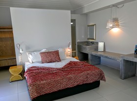 Loriet Hotel