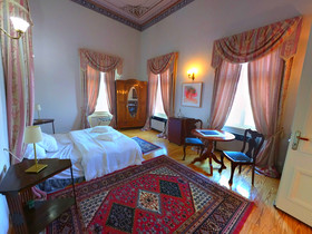 Loriet Hotel