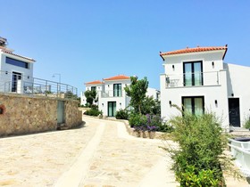 Eleia Seafront Villas