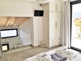 Eleia Seafront Villas