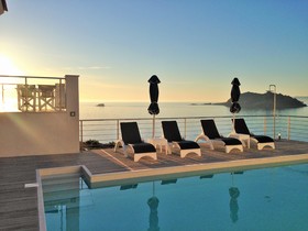 Eleia Seafront Villas