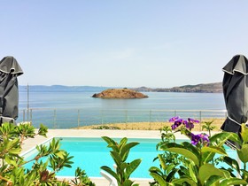 Eleia Seafront Villas