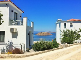 Eleia Seafront Villas