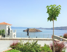 Eleia Seafront Villas
