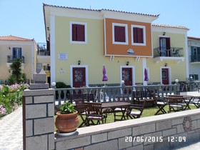 TOULA Apartments & Studios