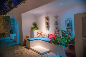 Maria Plomari - Apartments & Studios