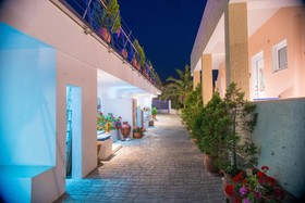 Maria Plomari - Apartments & Studios