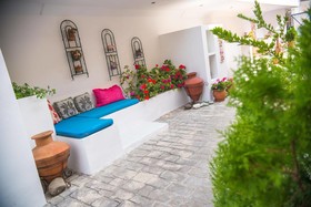 Maria Plomari - Apartments & Studios