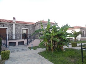 Kaloni Village