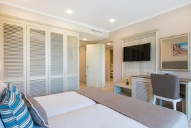 King Maron Wellness Beach Hotel