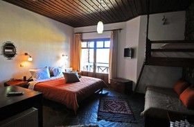 Oikoperiigitis Hotel