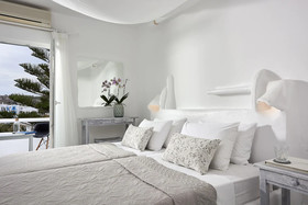 Milos Hotel