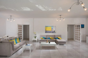 Milos Hotel