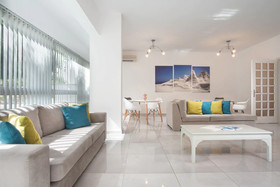 Milos Hotel