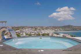 Uncle's Luxury Adamas Suites