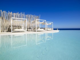 Artemis Seaside Resort