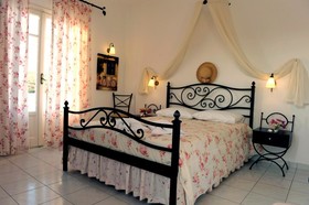 Hotel Glaronisia