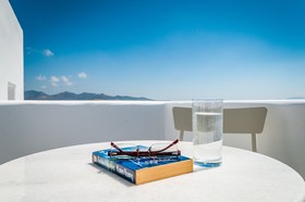 Milos Breeze Boutique Hotel