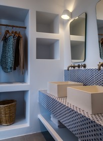 Milos Breeze Boutique Hotel