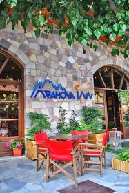 Arahova Inn
