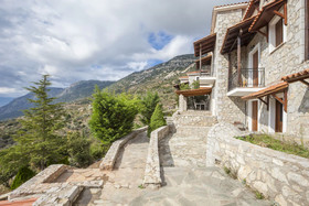 Rock Dandy Deluxe Chalet