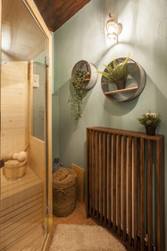 Rock Dandy Deluxe Chalet