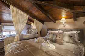 Rock Dandy Deluxe Chalet