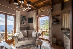 Rock Dandy Deluxe Chalet