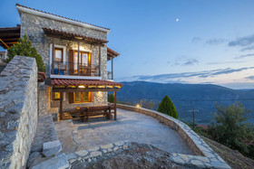 Rock Dandy Deluxe Chalet