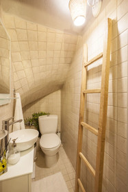 Rock Dandy Deluxe Chalet