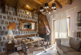 Rock Dandy Deluxe Chalet