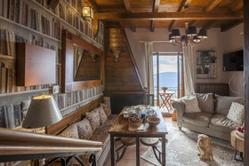 Rock Dandy Deluxe Chalet