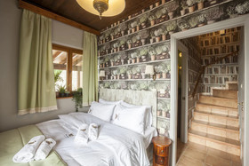 Rock Dandy Deluxe Chalet