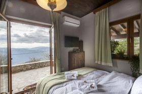 Rock Dandy Deluxe Chalet