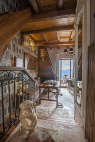 Rock Dandy Deluxe Chalet
