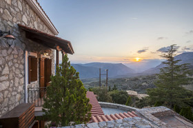 Rock Dandy Deluxe Chalet
